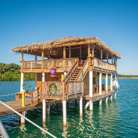 Wikkid Resort Dixon Cove Екстер'єр фото
