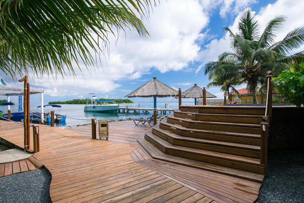 Wikkid Resort Dixon Cove Екстер'єр фото