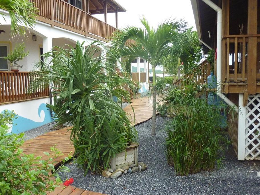 Wikkid Resort Dixon Cove Екстер'єр фото