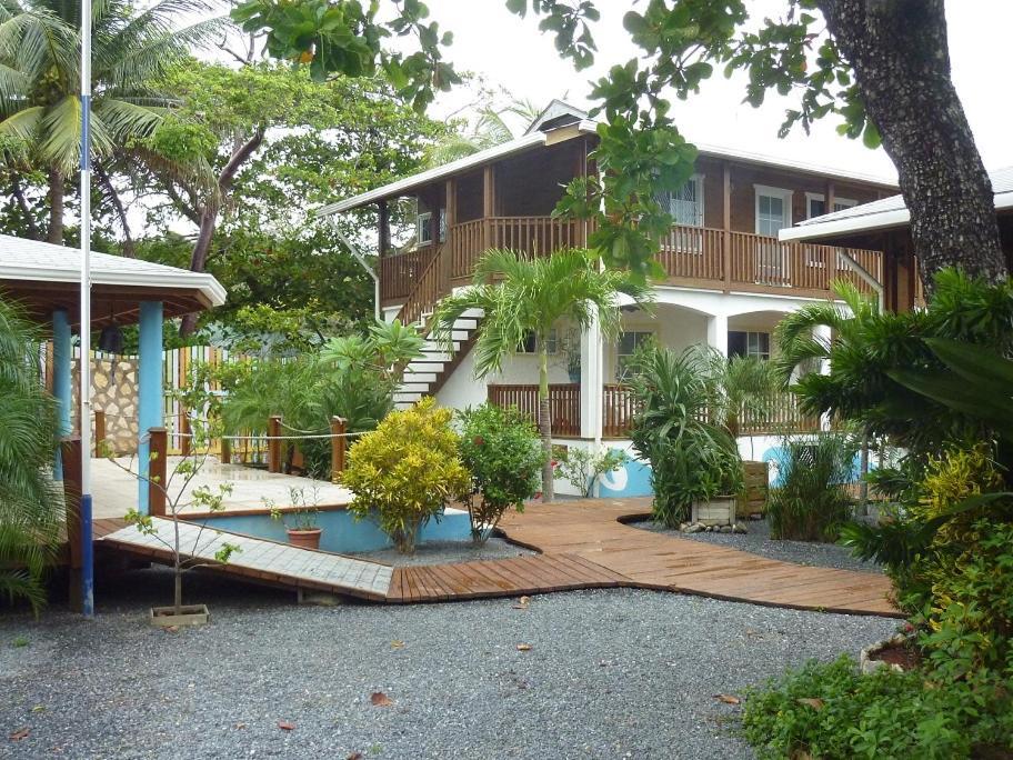 Wikkid Resort Dixon Cove Екстер'єр фото