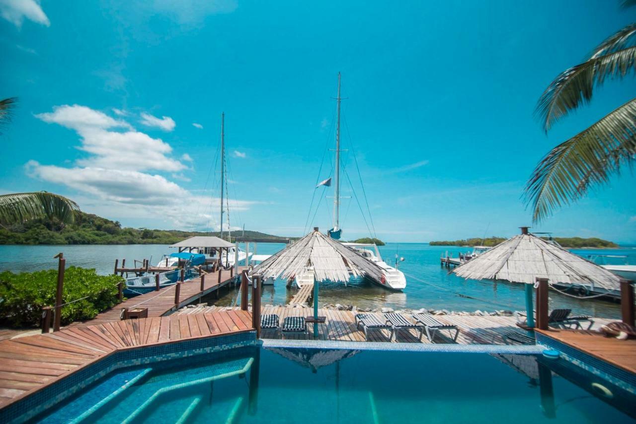 Wikkid Resort Dixon Cove Екстер'єр фото