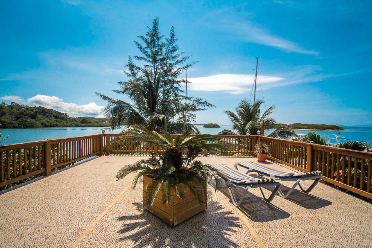 Wikkid Resort Dixon Cove Екстер'єр фото