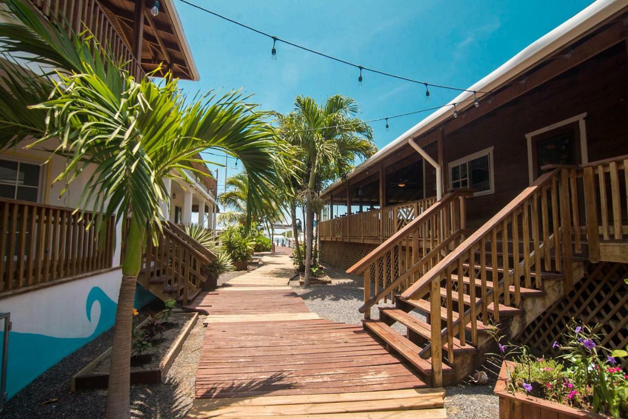 Wikkid Resort Dixon Cove Екстер'єр фото