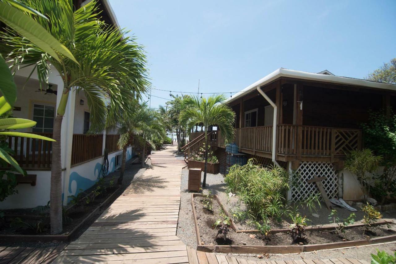 Wikkid Resort Dixon Cove Екстер'єр фото